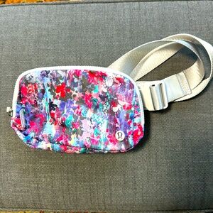 Lululemon Everywhere Belt Bag 1L Sling Like New Condition Flower color
